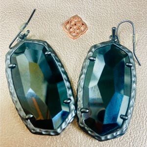 Authentic Kendra Scott Elle Earrings!